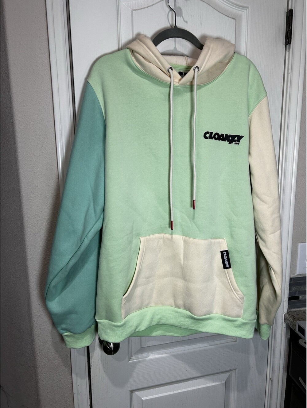 Cloakzy Colorblock Pullover Hoodie Mens XL Mint Green Pastel Gamer Merch NWT